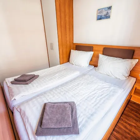 Zum Brandenburger Tor Self Check In דירה